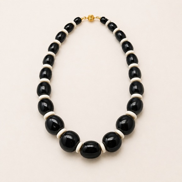 Jewelry - Vintage Bold Chunky Black Bead Statement Necklace Women OS Mob Wife Mod